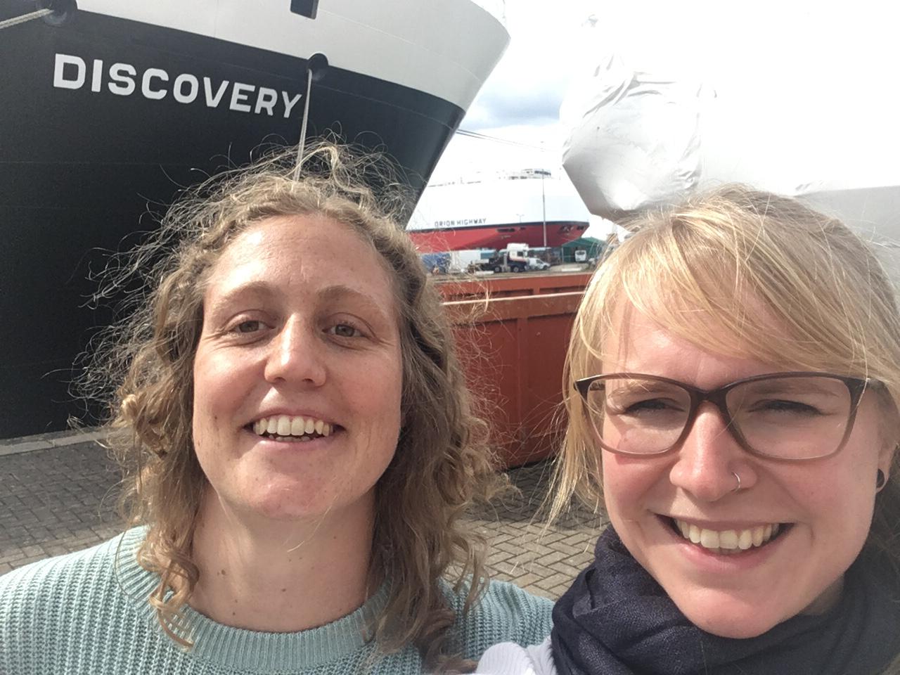 Laura Durán and Laurence de Clippele about to board the RV Discovery